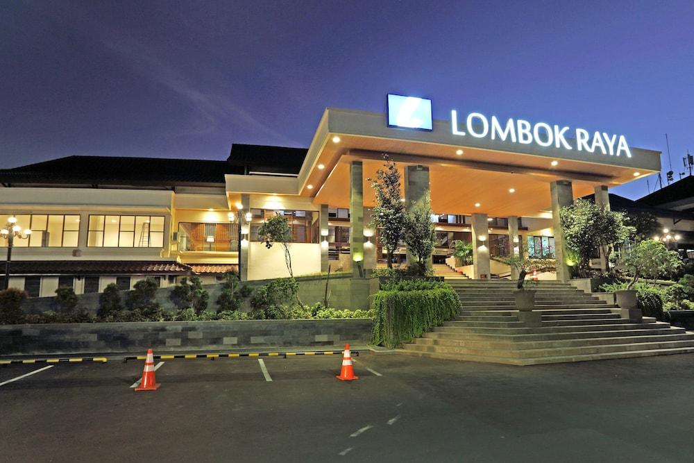 Lombok Raya Hotel Mataram Esterno foto