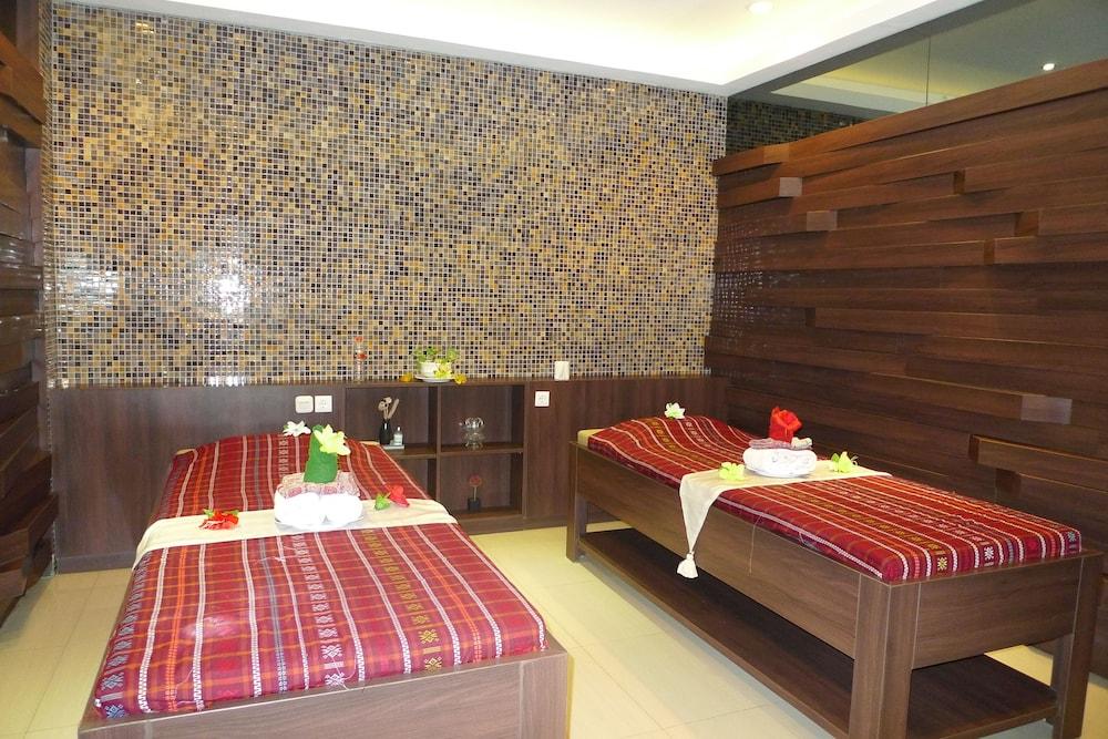 Lombok Raya Hotel Mataram Esterno foto