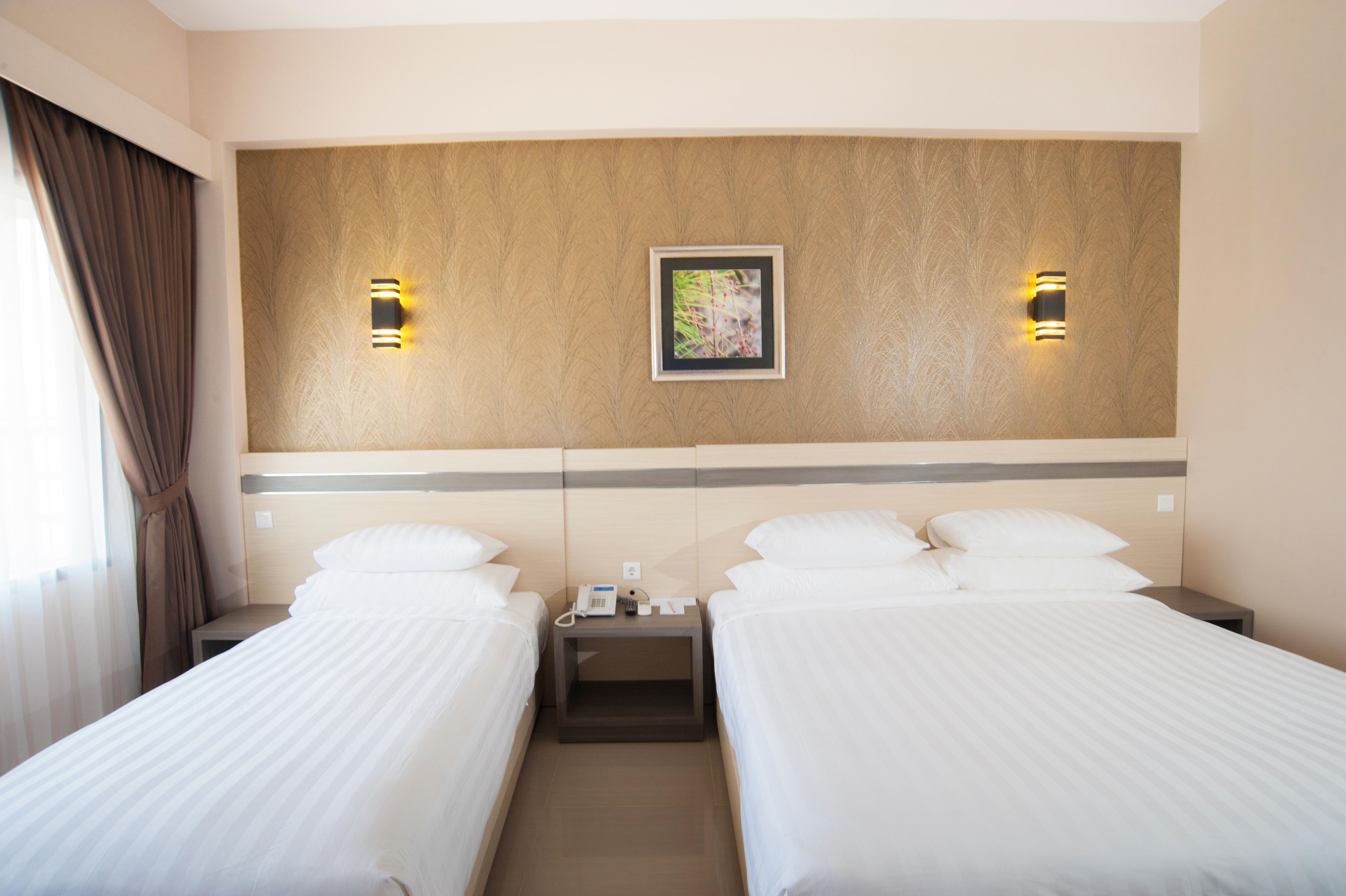Lombok Raya Hotel Mataram Esterno foto