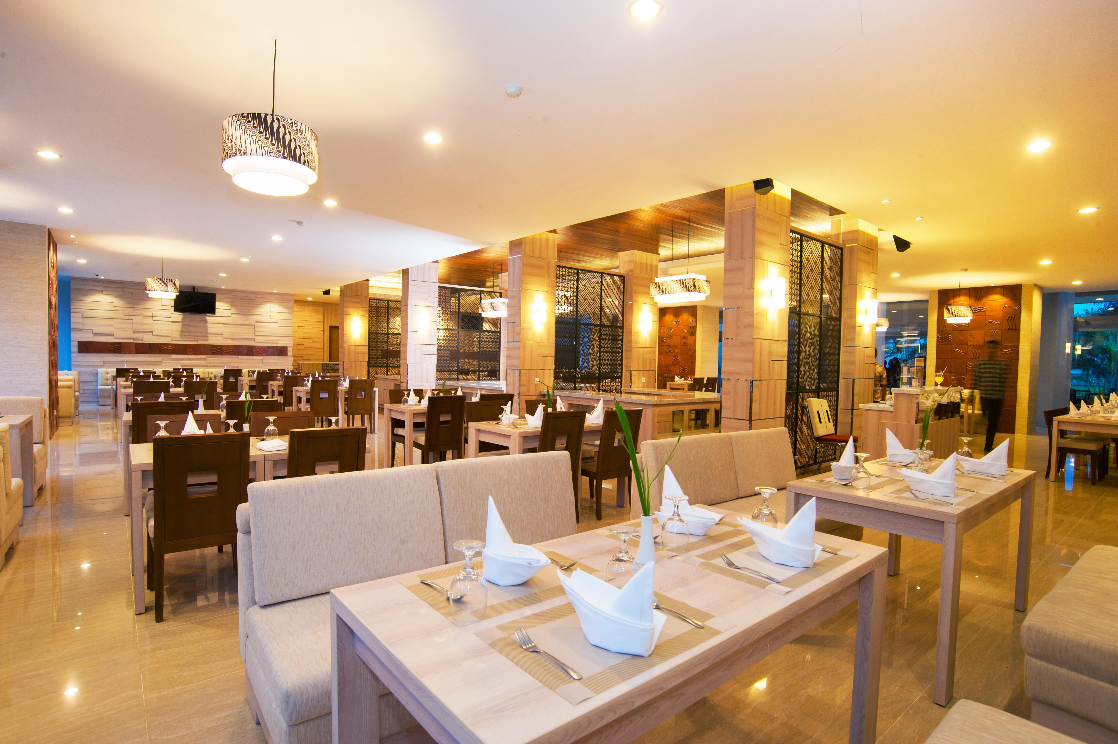 Lombok Raya Hotel Mataram Esterno foto