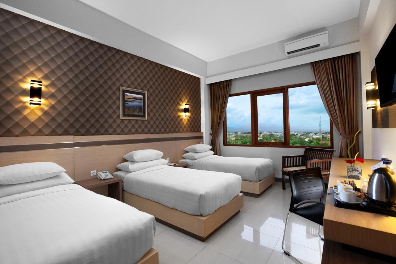 Lombok Raya Hotel Mataram Esterno foto