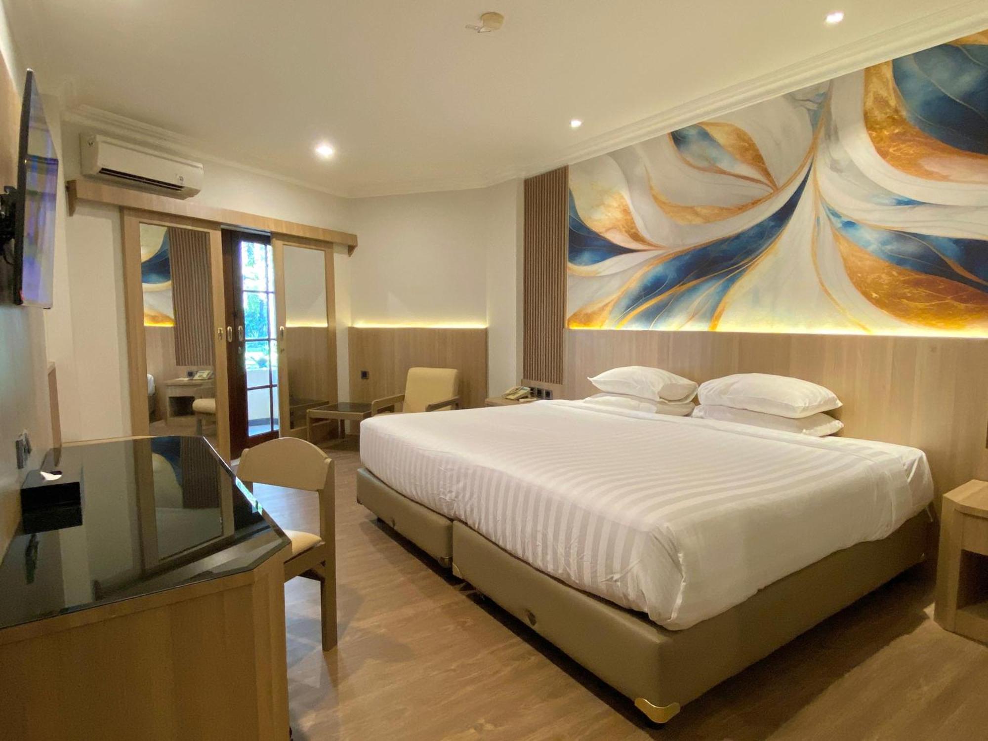 Lombok Raya Hotel Mataram Esterno foto