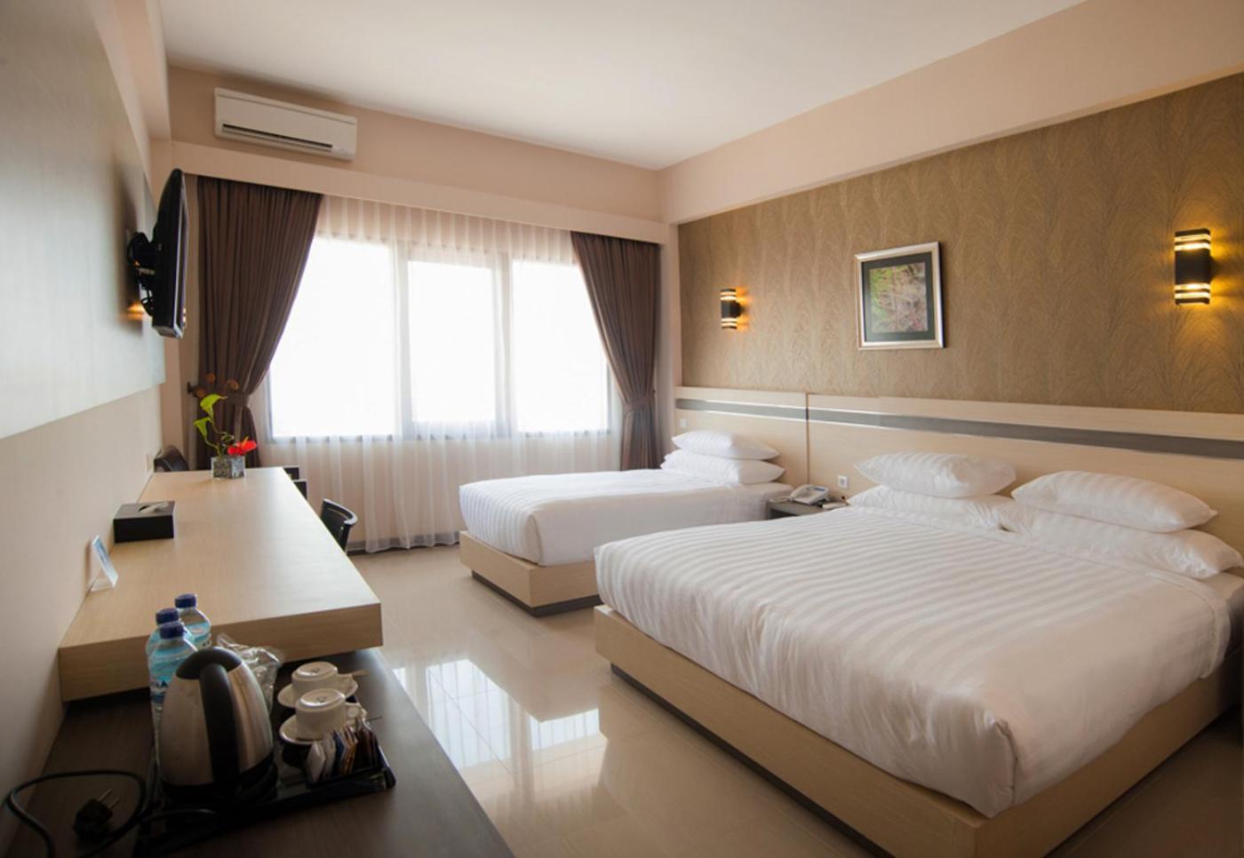 Lombok Raya Hotel Mataram Esterno foto