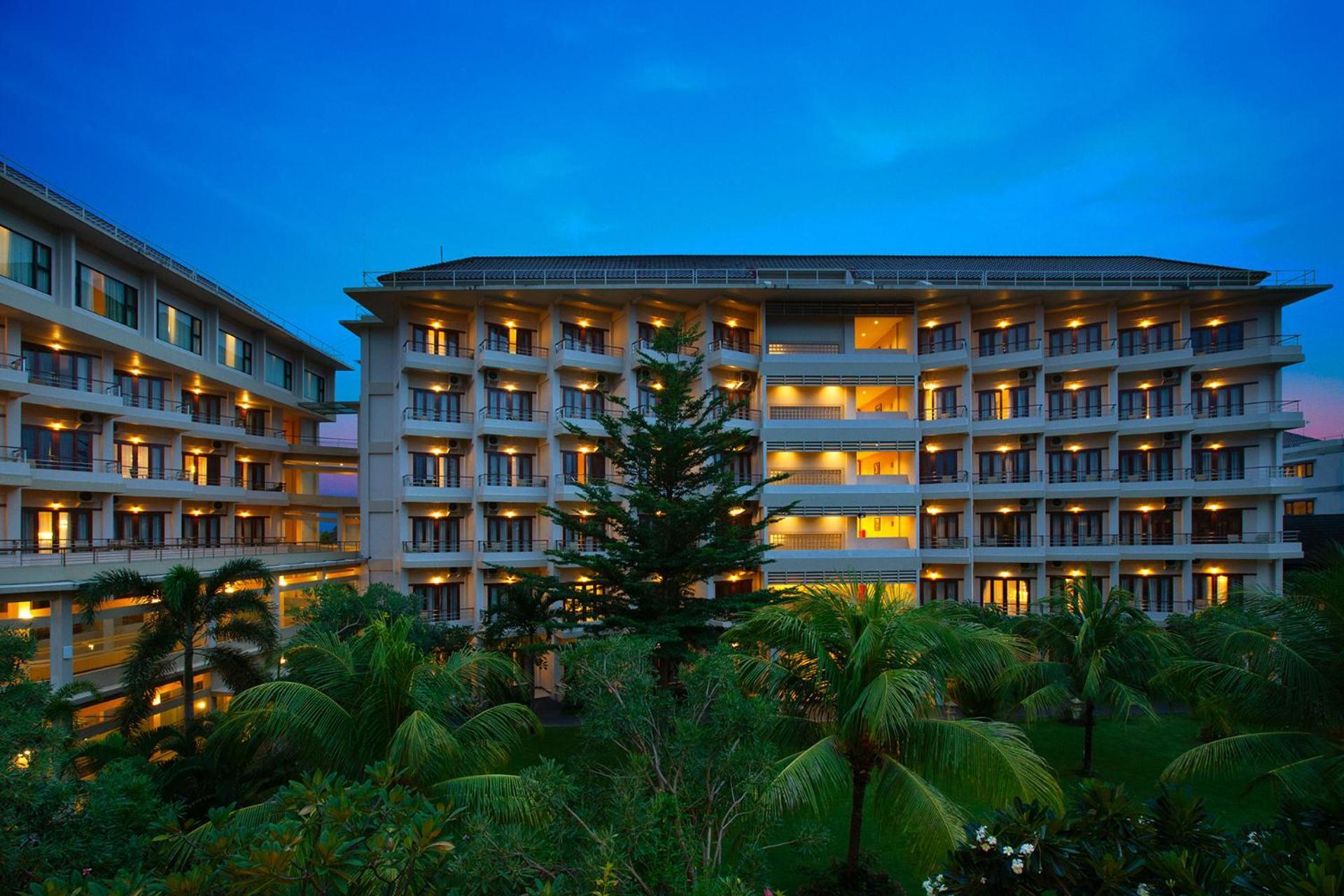 Lombok Raya Hotel Mataram Esterno foto