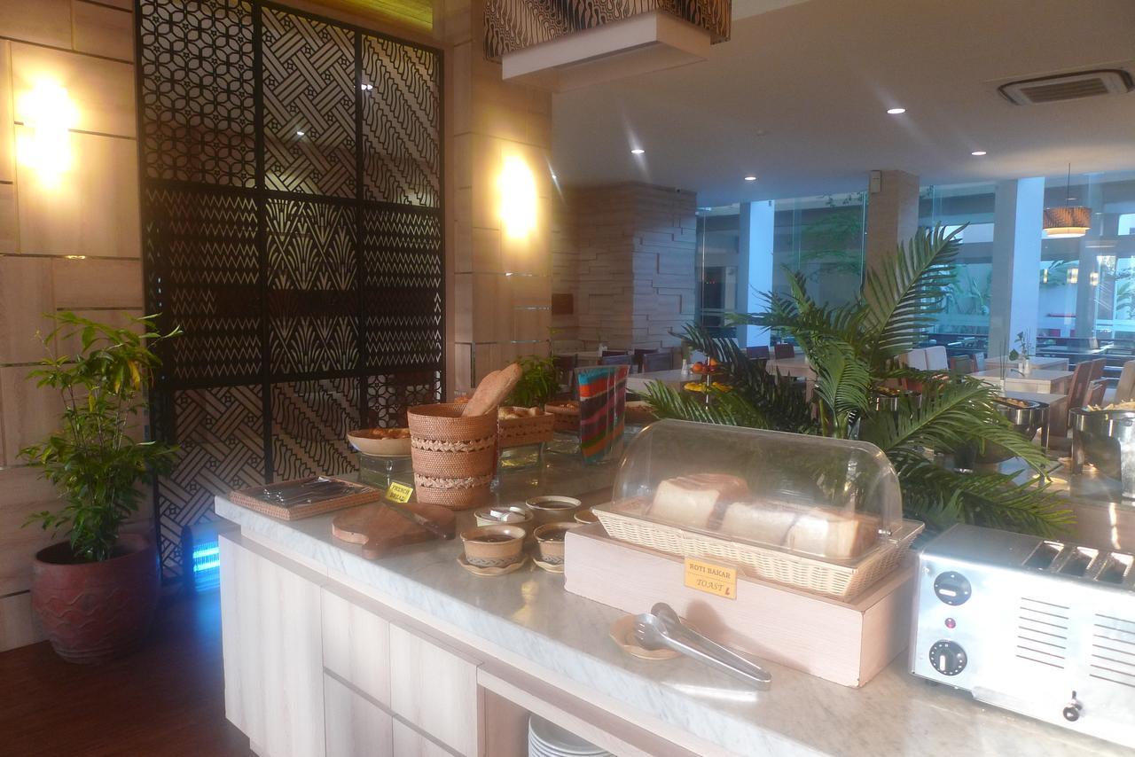 Lombok Raya Hotel Mataram Esterno foto