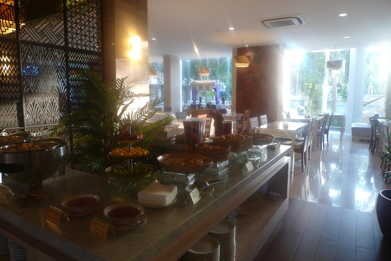 Lombok Raya Hotel Mataram Esterno foto