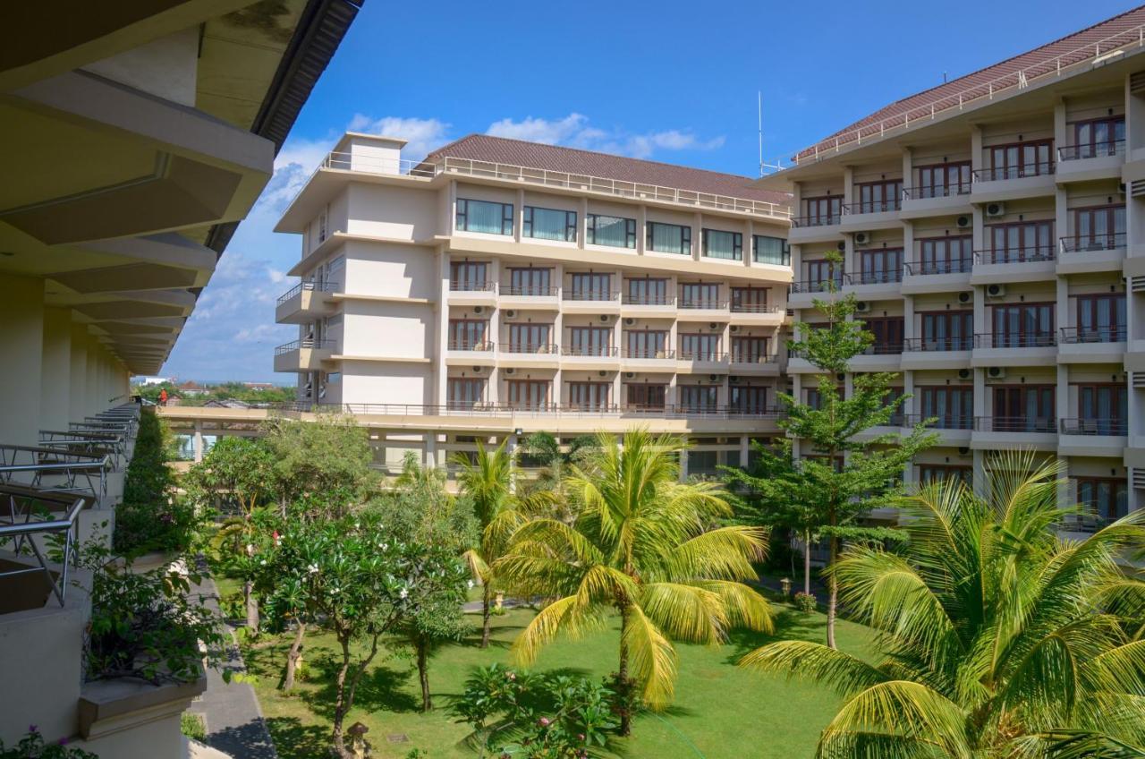 Lombok Raya Hotel Mataram Esterno foto