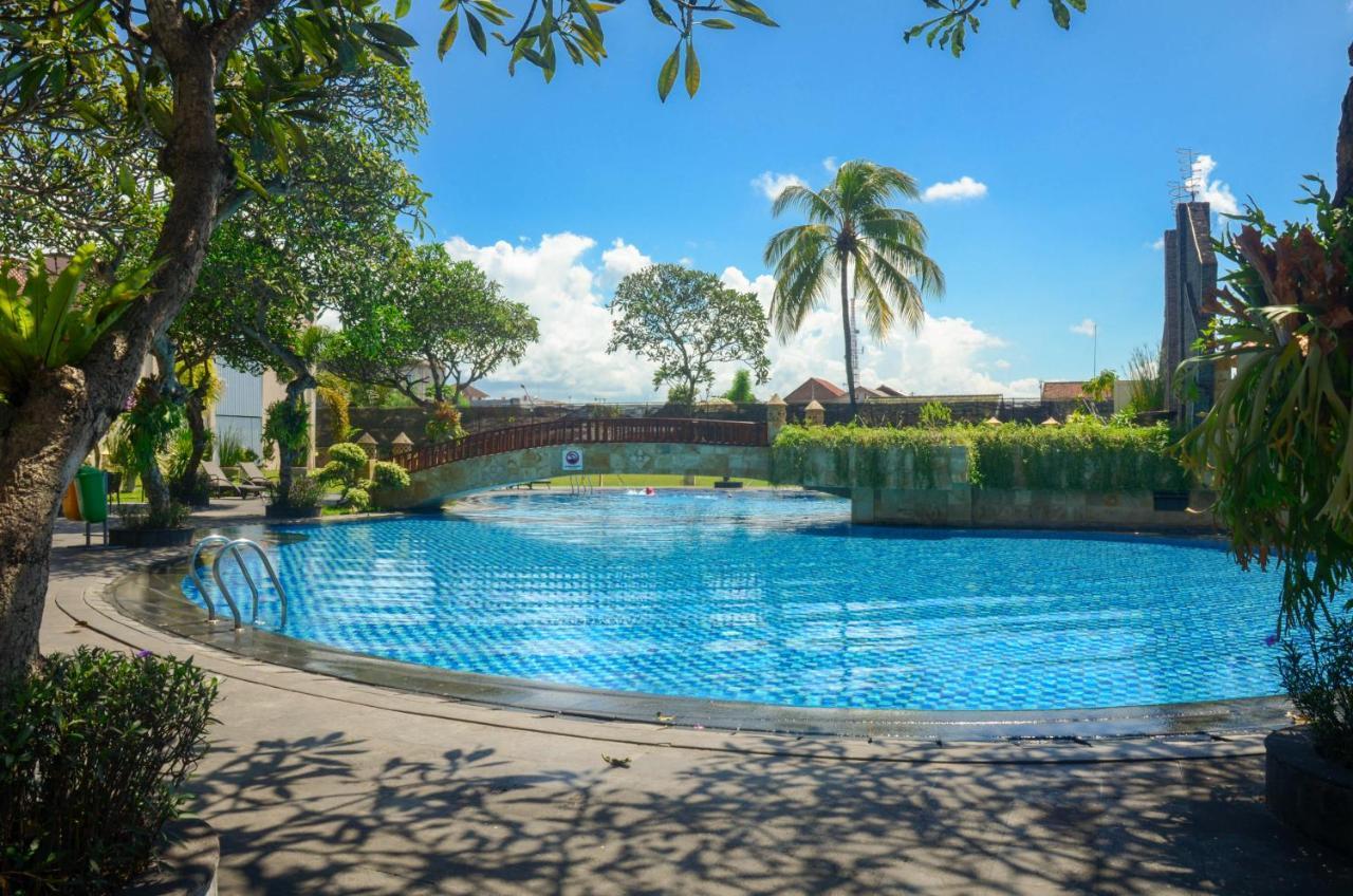 Lombok Raya Hotel Mataram Esterno foto